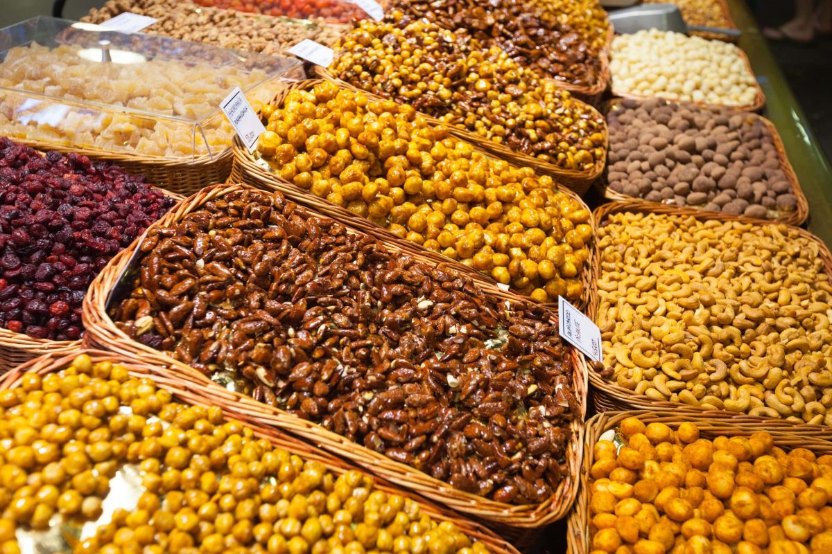 مهم‌ ترین تجهیزات فروشگاهی در فروشگاه ها آجیل و خشکبار
